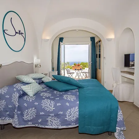 Patrizi بيت ضيافة