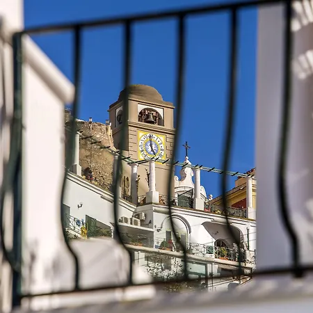 Patrizi Konukevi Capri