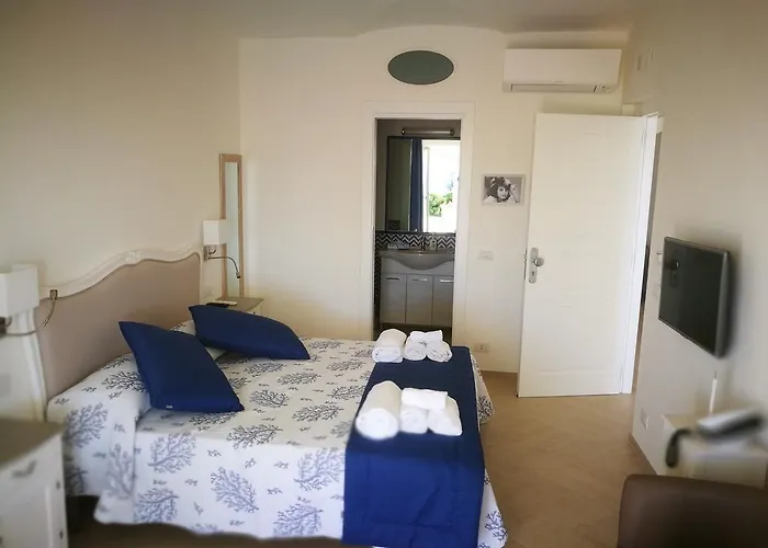 Patrizi Konukevi Capri