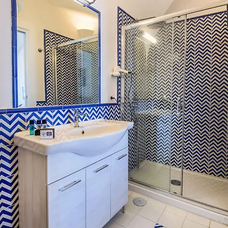 Patrizi بيت ضيافة كابري